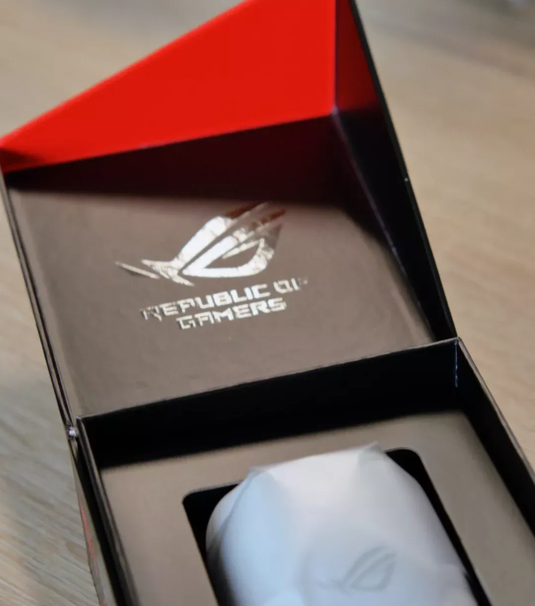 打开盖子的一瞬间，感觉这钱花得值 