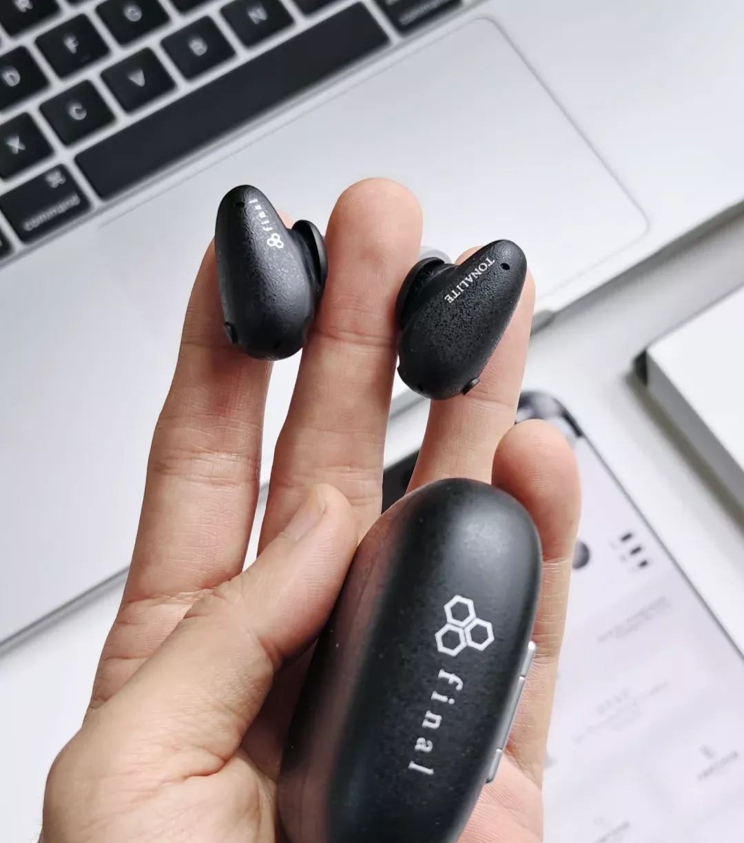 现在的蓝牙耳机都能定制声音了？ 