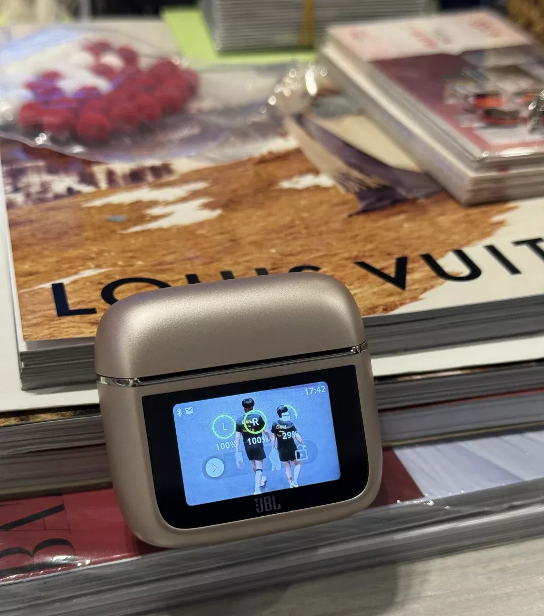 此刻，JBL这款耳机无价 