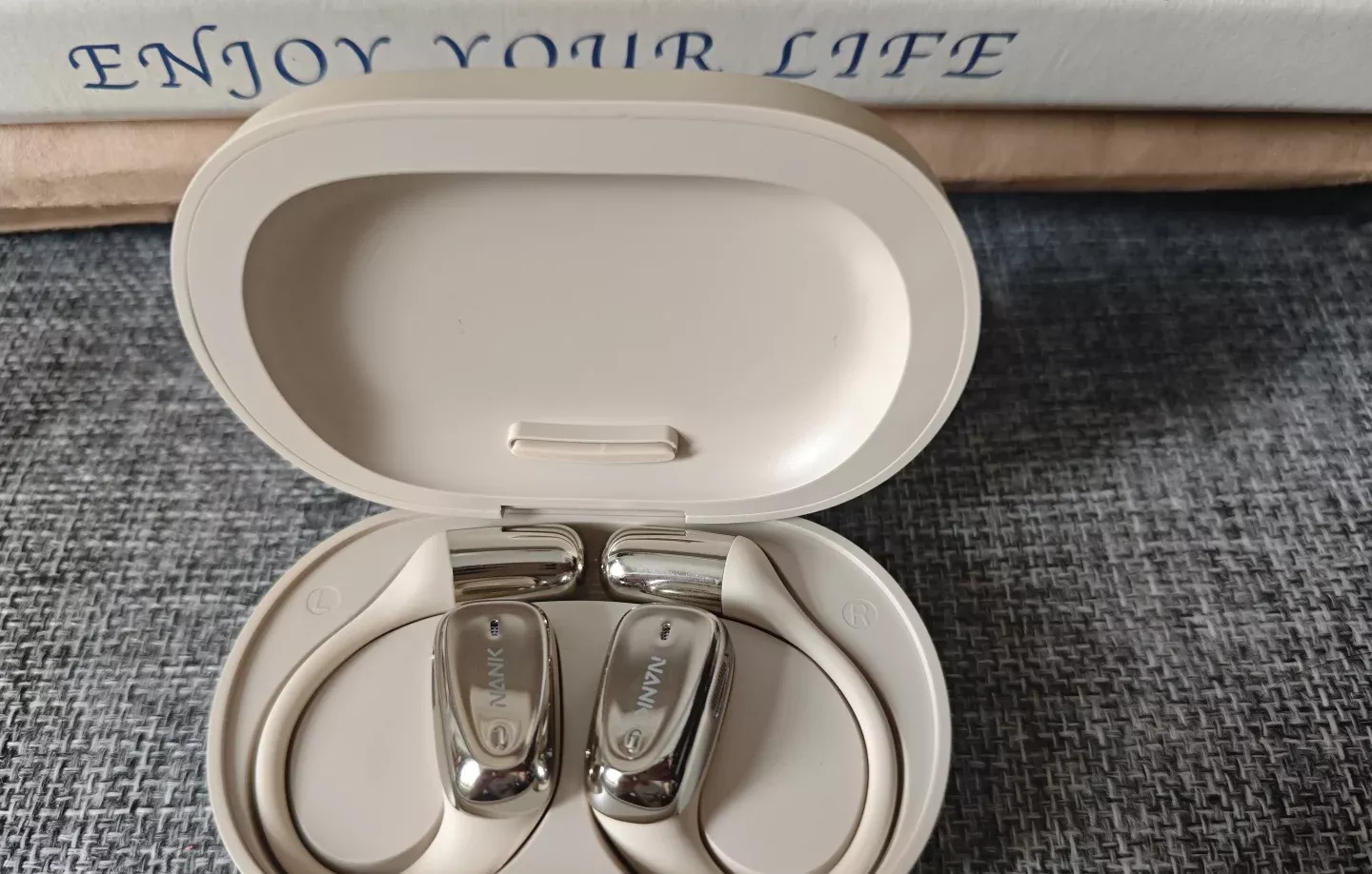 南卡OEMIX耳机。。。看情况再说吧。。。 