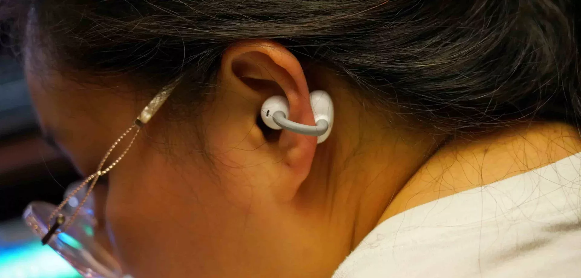 虹觅HOLME Air2耳机，在佰元价位杀疯了 