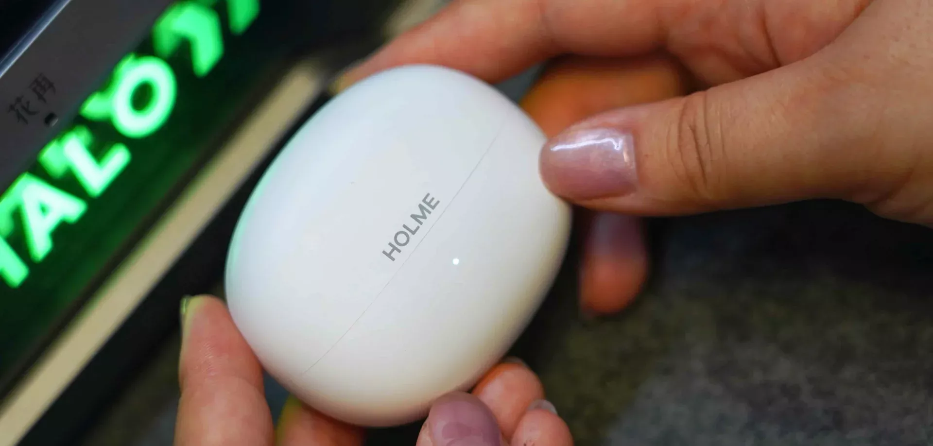 虹觅HOLME Air2耳机，在佰元价位杀疯了 