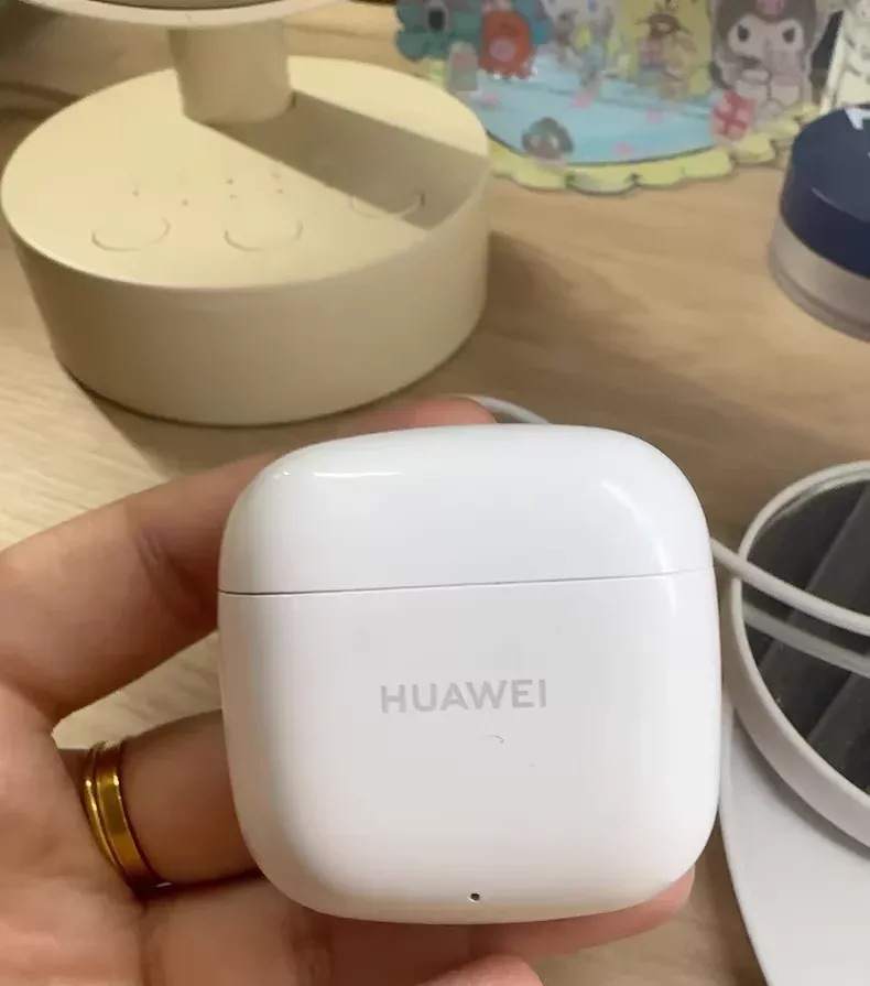 真·续航怪兽！华为FreeBuds SE 2 vs 竞品：赢 
