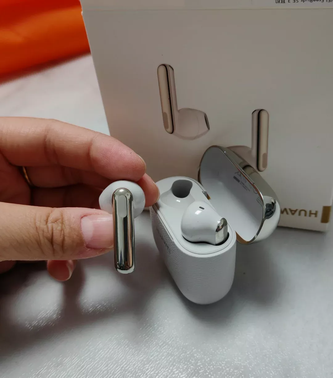 华为半入耳耳机 