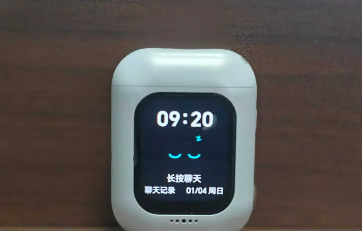 能听歌，能拍照，能聊天的AI耳机 