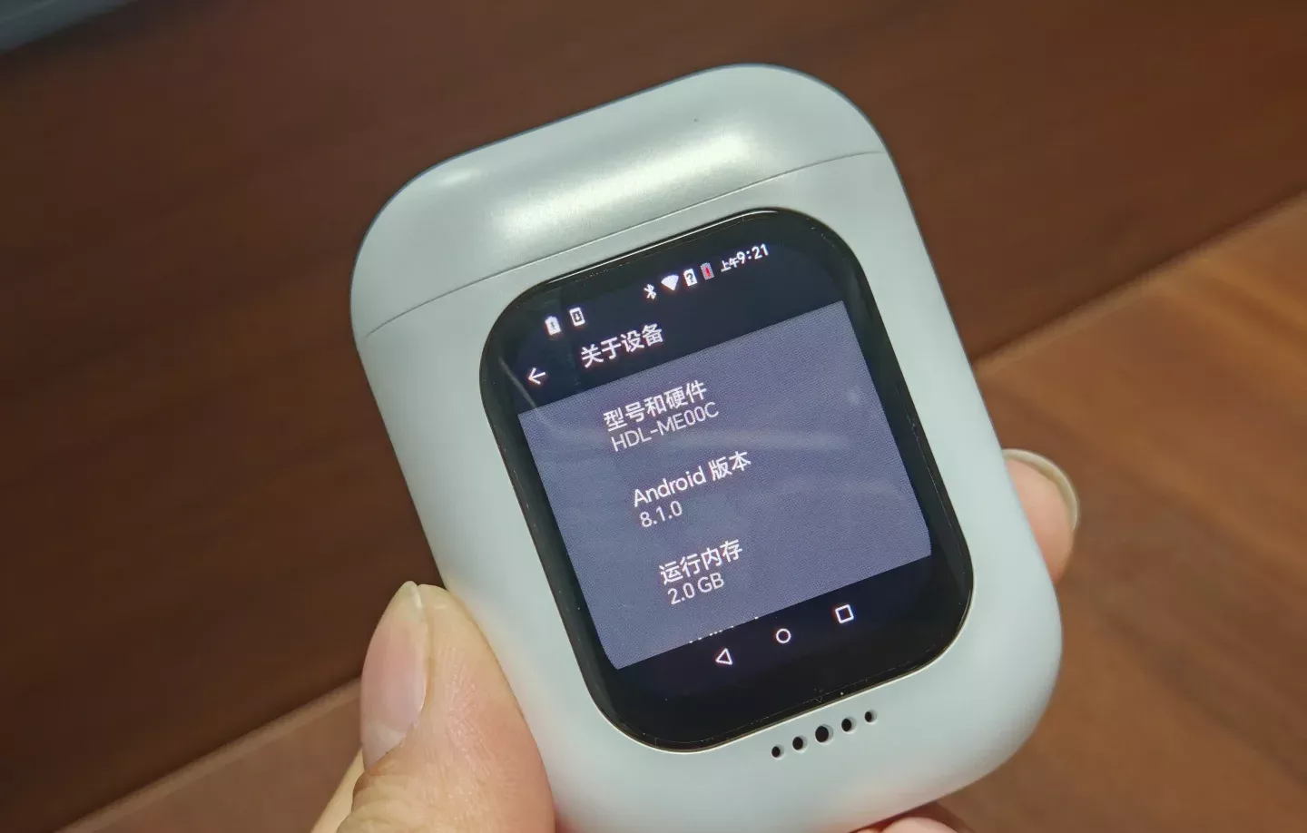 能听歌，能拍照，能聊天的AI耳机 