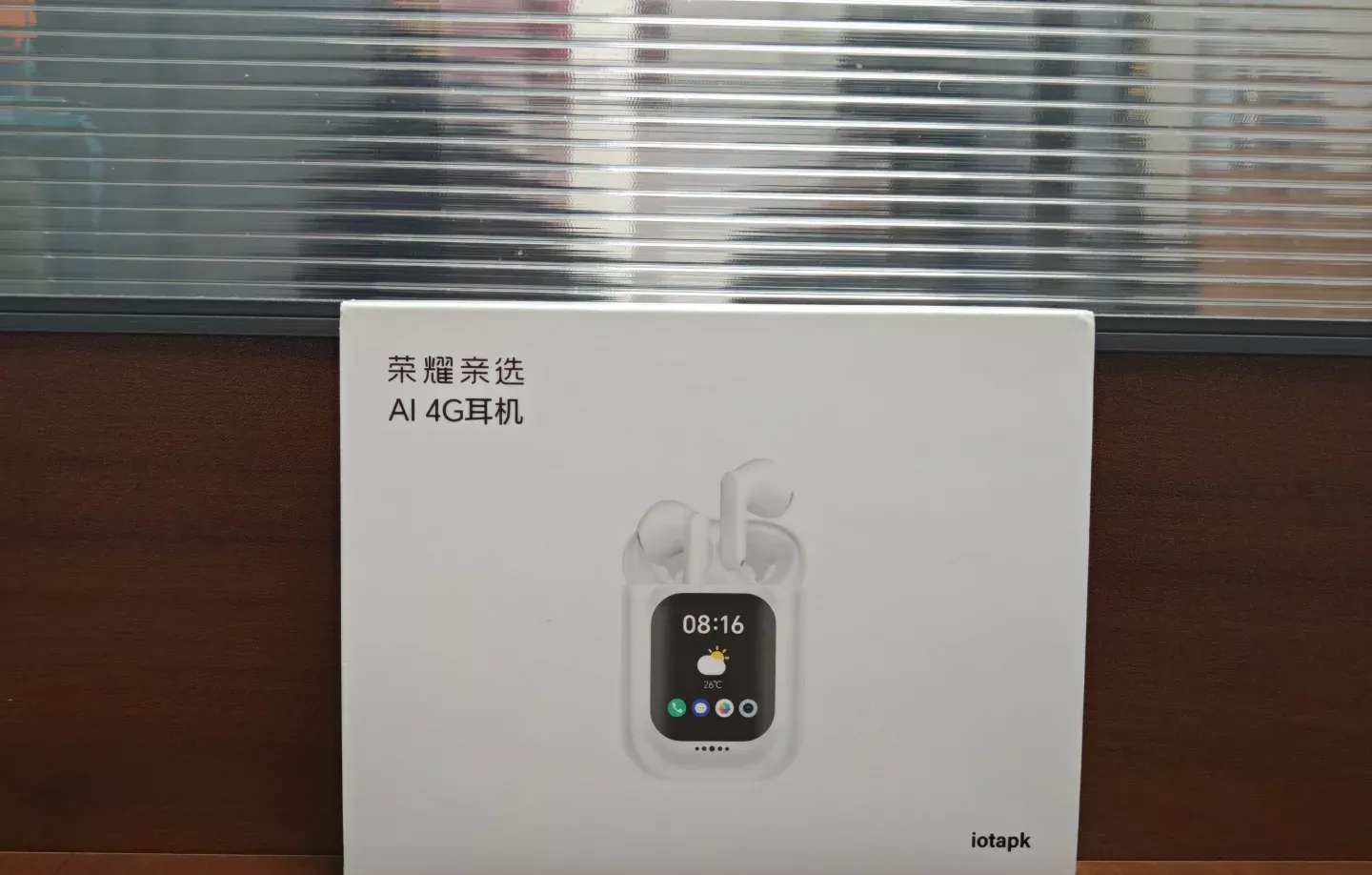 能听歌，能拍照，能聊天的AI耳机 