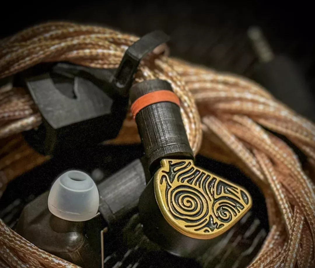 年度总结来了：2025为止最喜欢的超旗舰耳机 