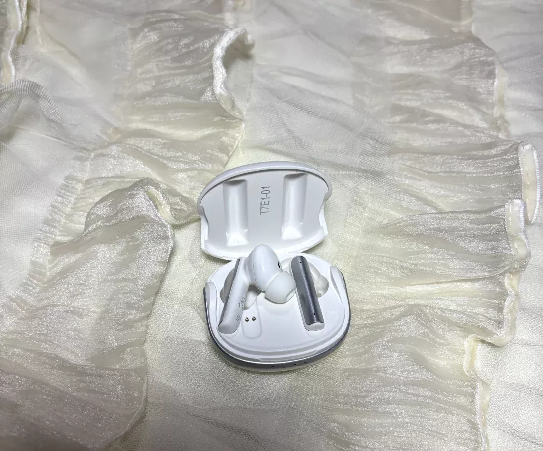 太喜欢我的蓝牙耳机了🎧 