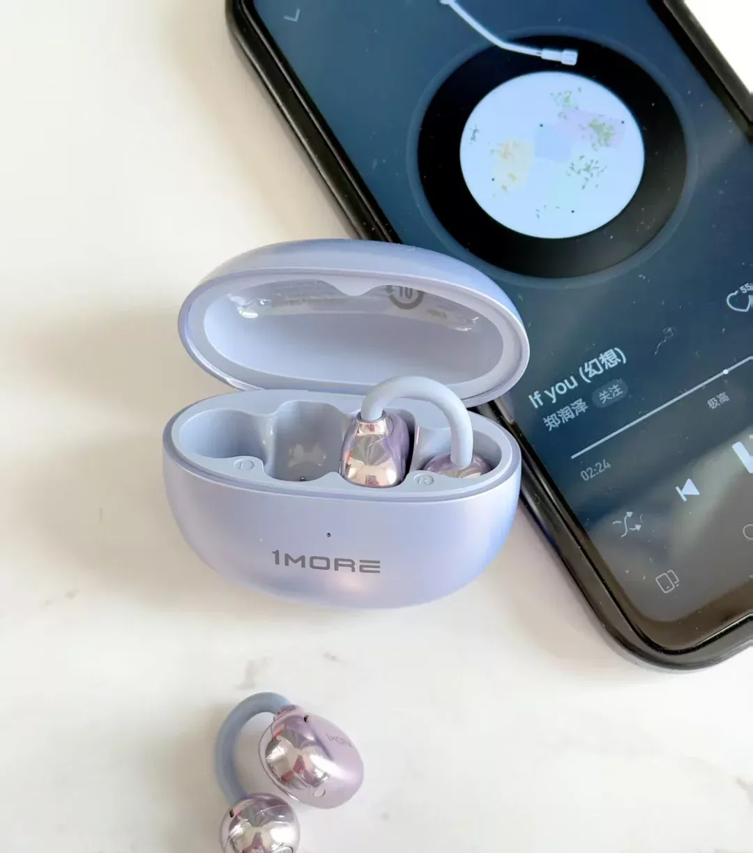 还得是周杰伦同款耳机啊，简直了~ 