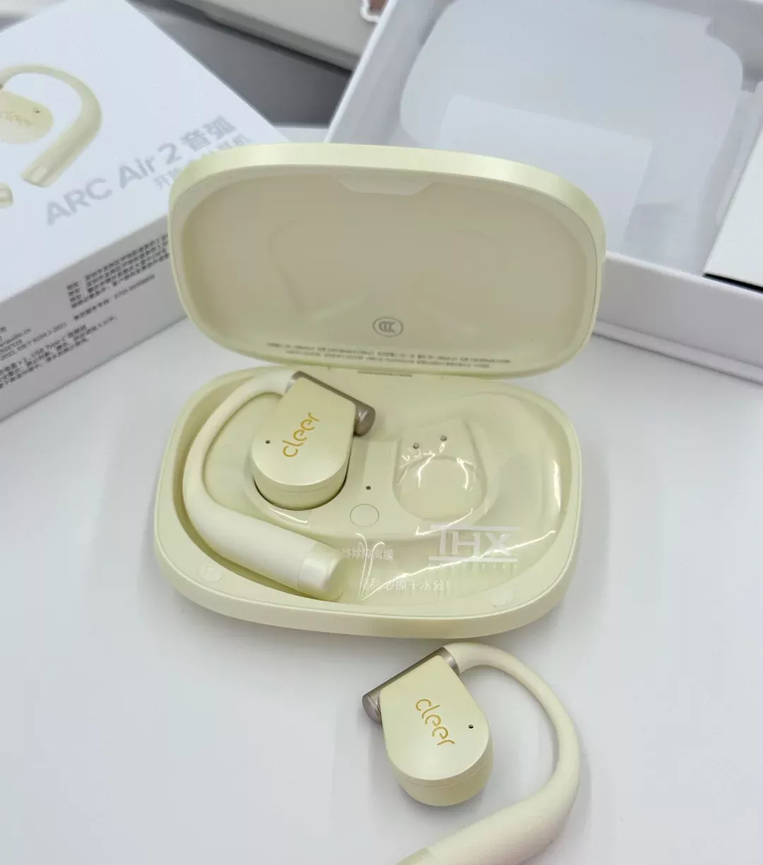 新拆了个奶乎乎的耳机！颜值音质都一绝！ 