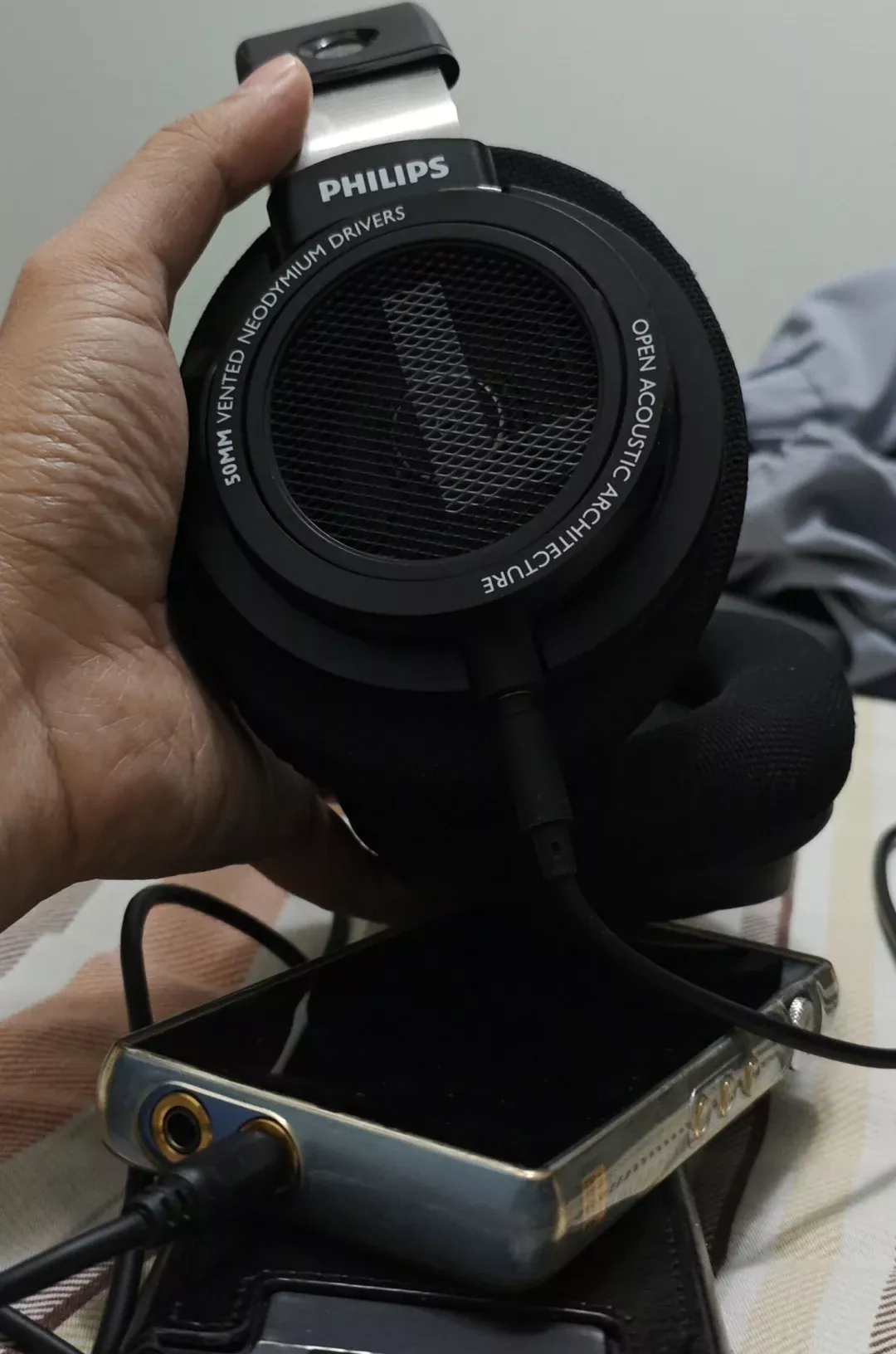 回老家继续听我5、60块的有线耳塞 