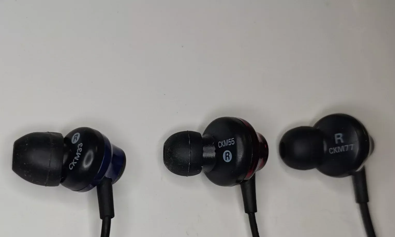 回老家继续听我5、60块的有线耳塞 