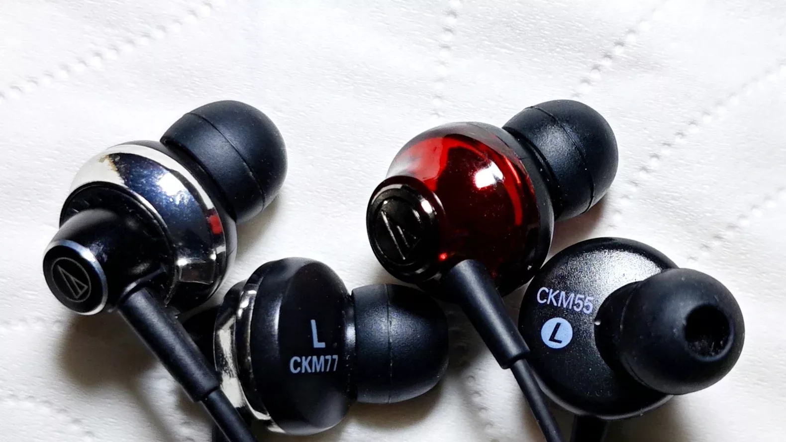 回老家继续听我5、60块的有线耳塞 