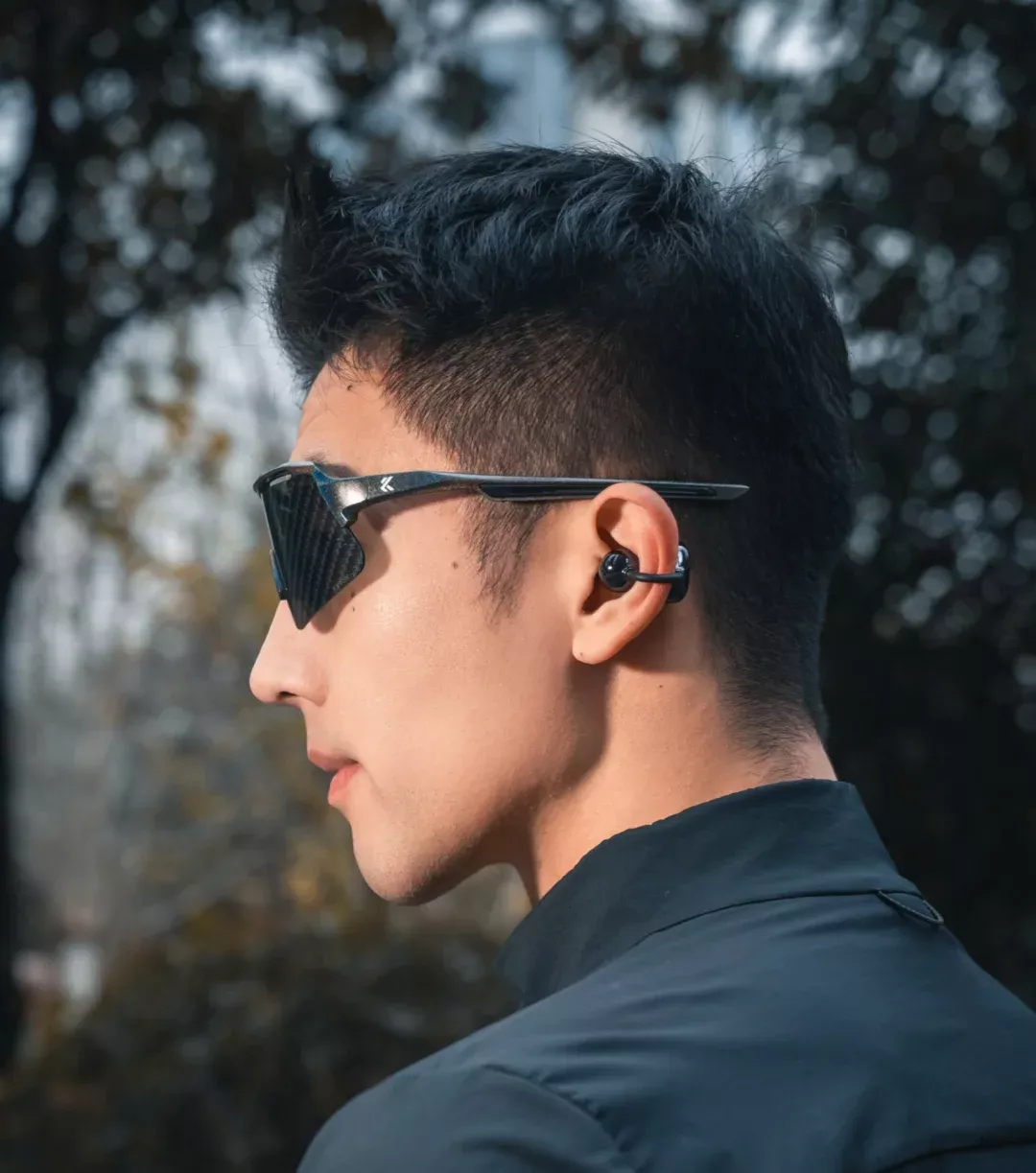 谁家好人大冬天戴着耳机就出门冬骑10公里啊 