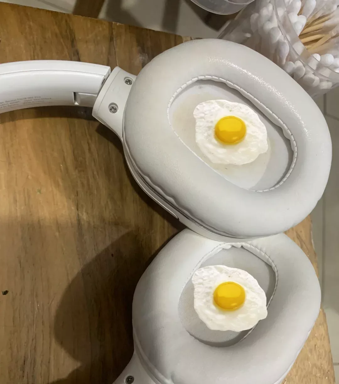 耳机发黄教你清洗 